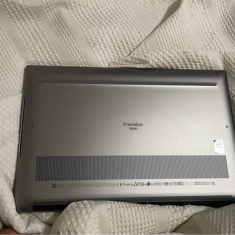 Silver Dell Laptop Precision 5560 Year 2022